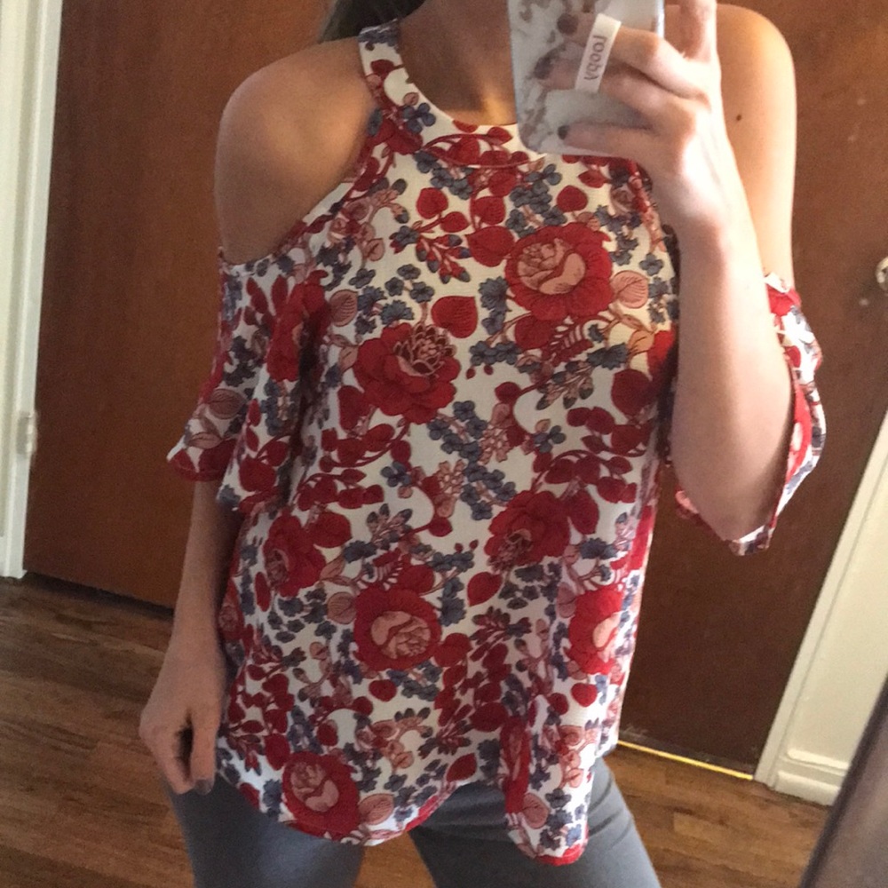 Francesca’s Cold Shoulder Floral Top